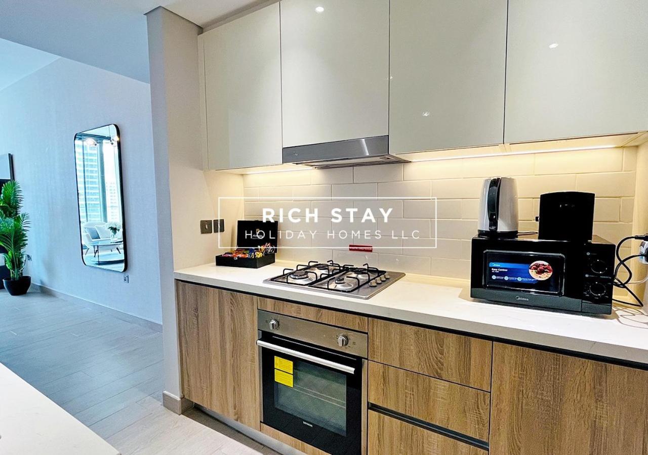 Glamorous 2br In Liv Residences, Marina Apartment Dubai
