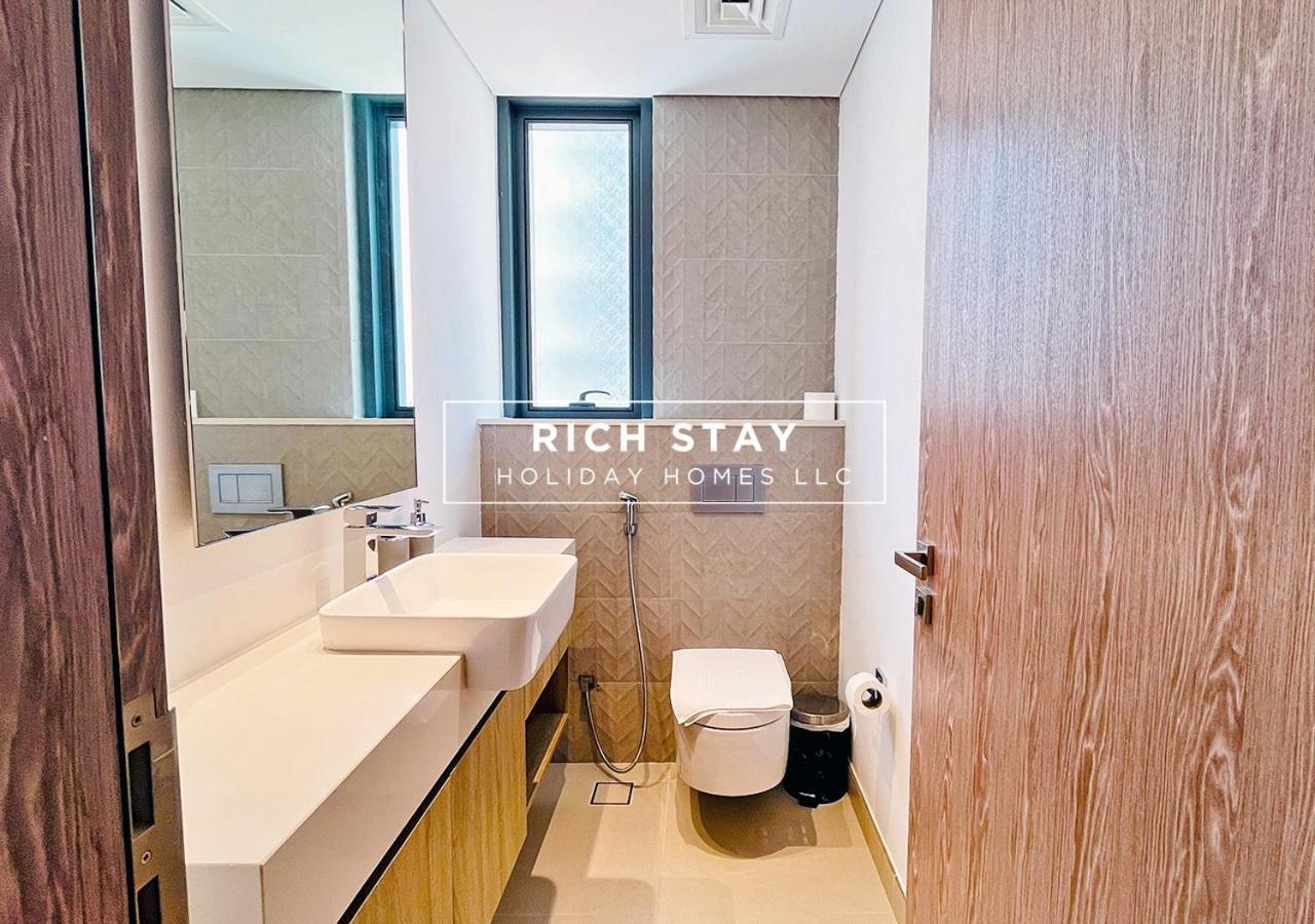 Apartment Glamorous 2br In Liv Residences, Marina Dubai