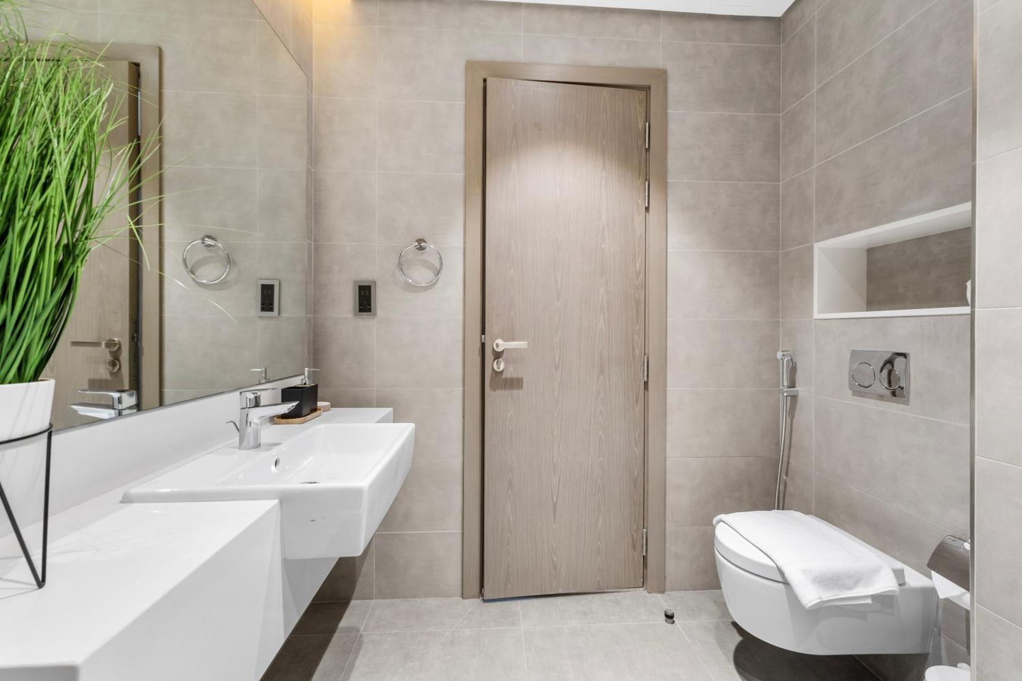 District One, Mbr New Partial Lagoon View Apartment *