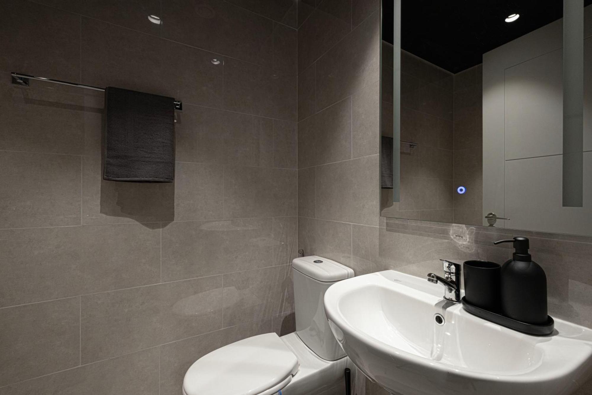 Kabene Exotic, Burj Khalifa & Fountain View, 5 Starts, 4 Bedroom, In *