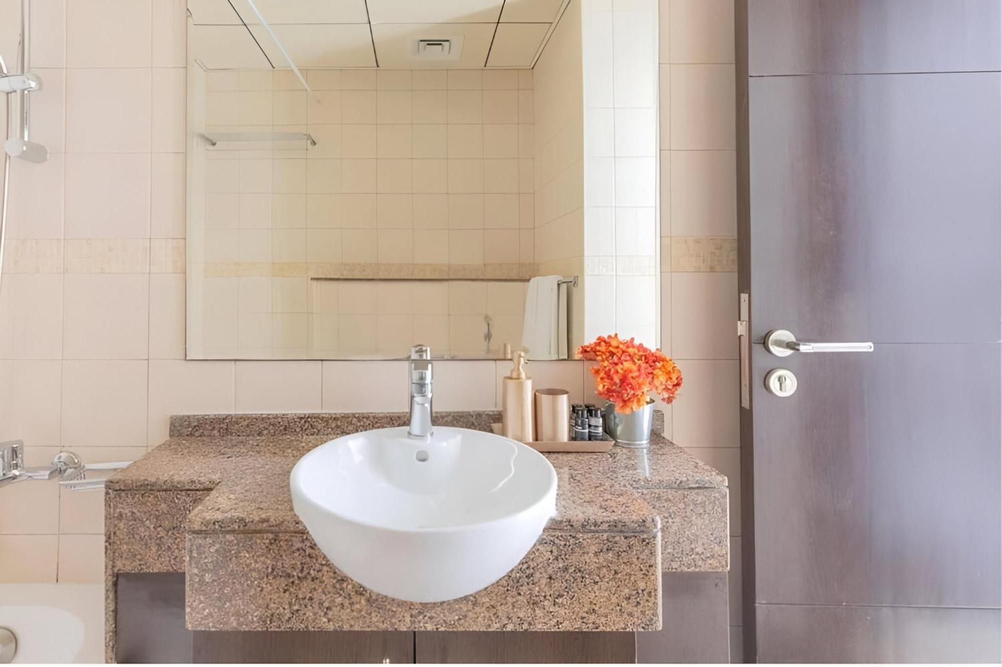 Apartment Vacay Lettings - Bay Tower - *