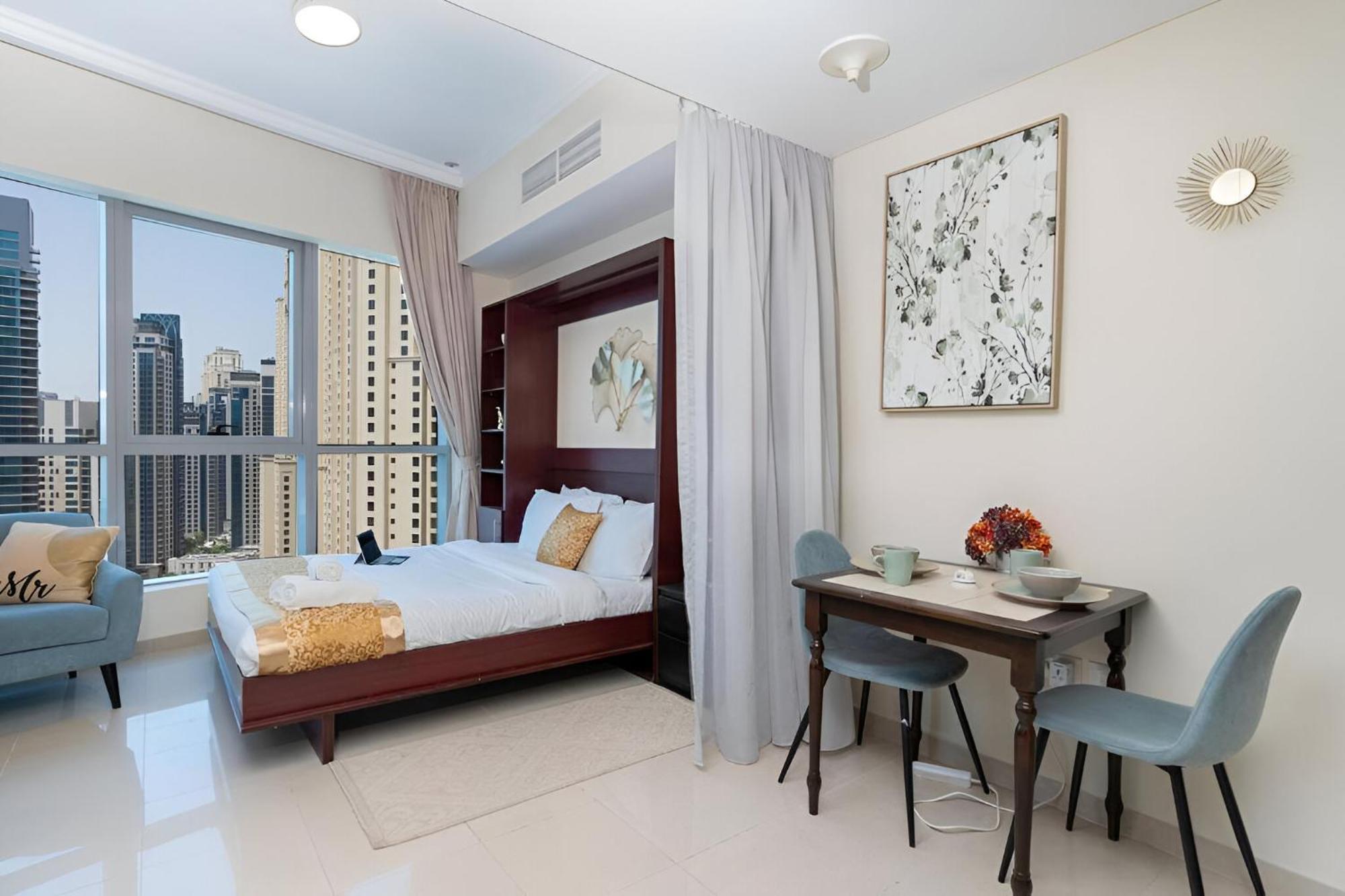 Vacay Lettings - Bay Tower - * Dubai