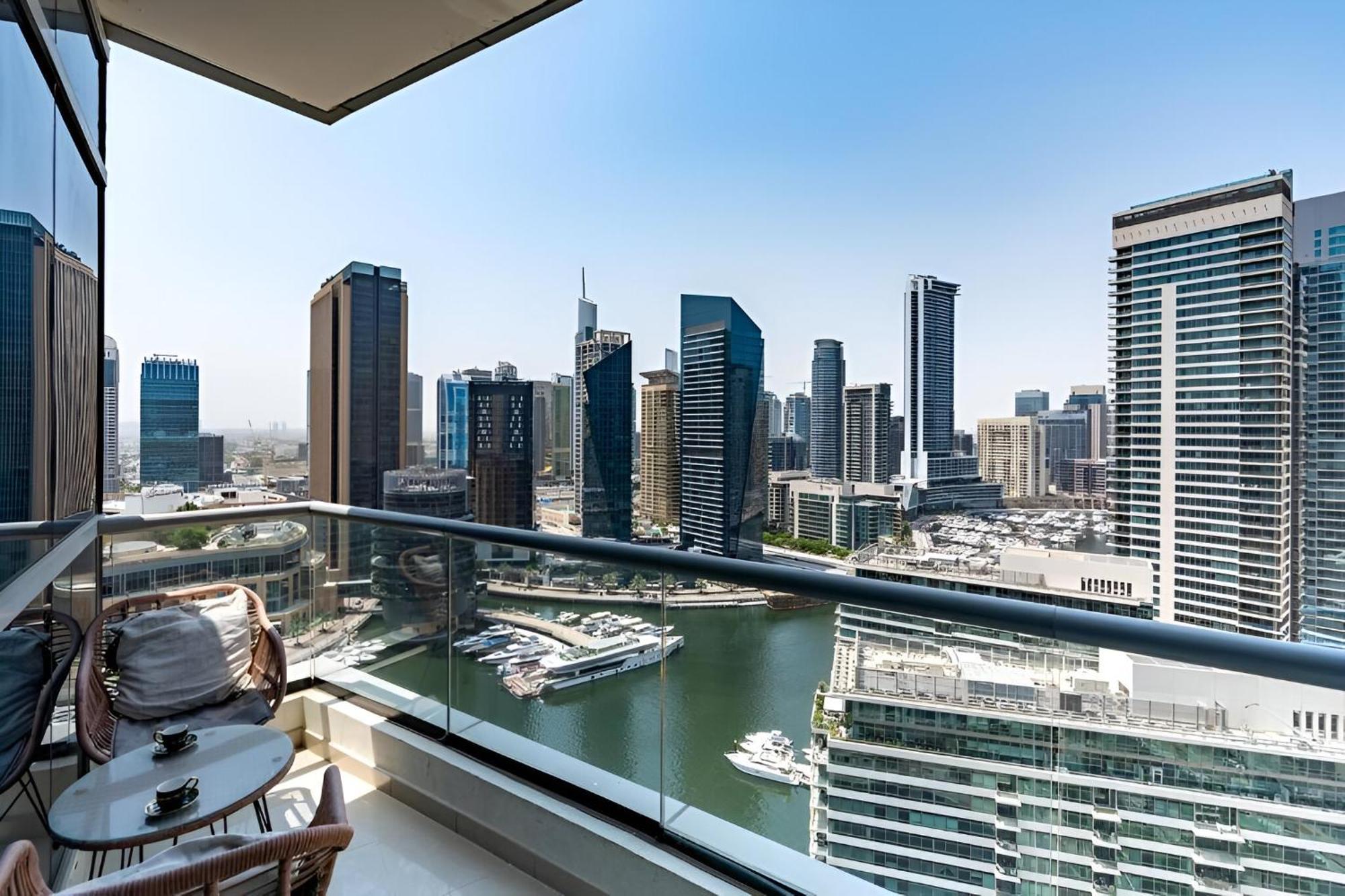 Vacay Lettings - Bay Tower - * Dubai