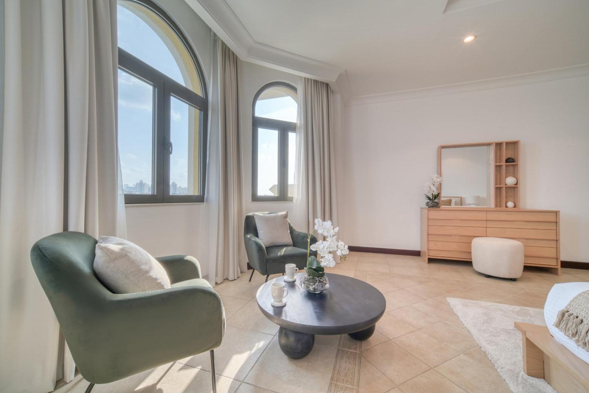 Frond D, Front Villa, Palm Jumeirah - Mint *