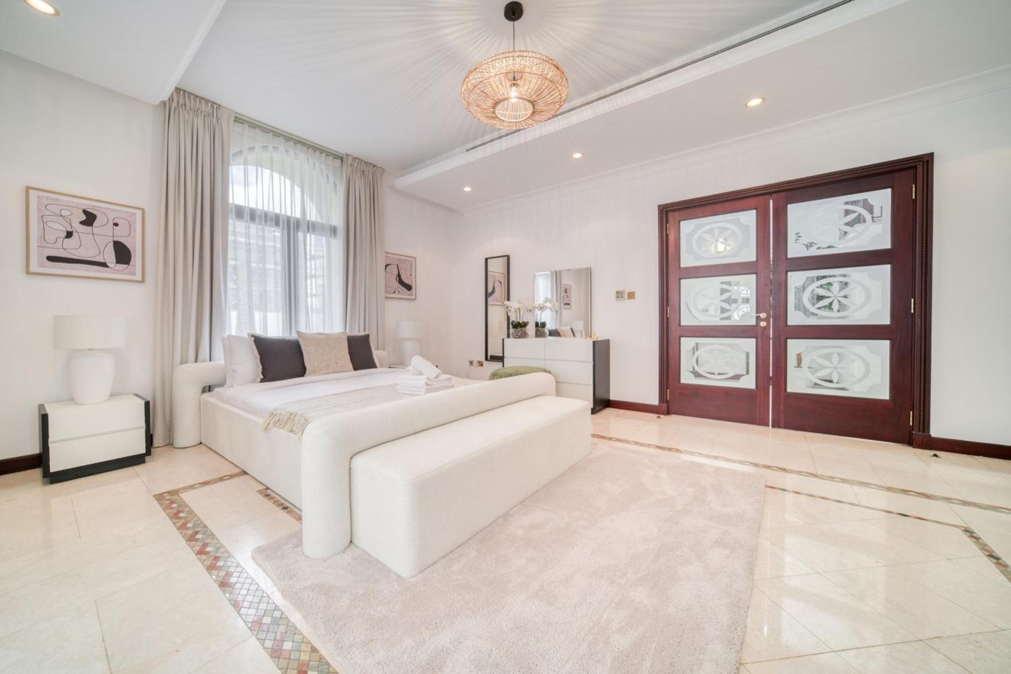Frond D, Front Villa, Palm Jumeirah - Mint *