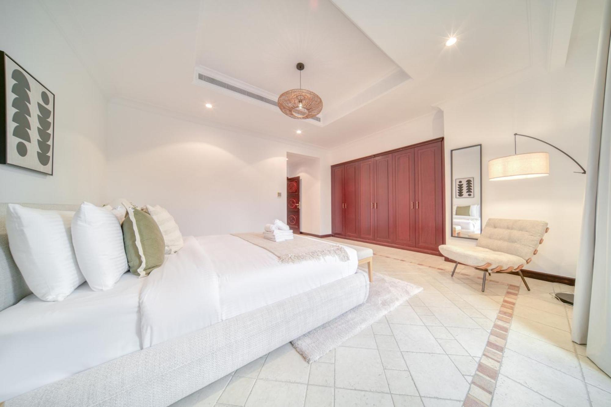 Frond D, Front Villa, Palm Jumeirah - Mint Villa Dubai