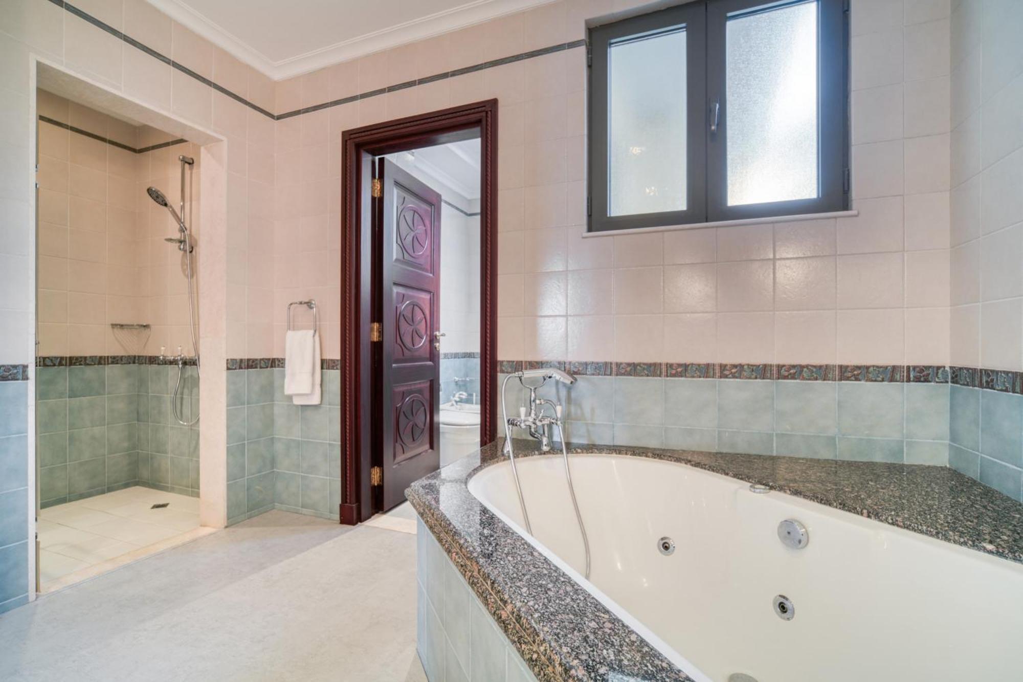 Villa Frond D, Front Villa, Palm Jumeirah - Mint Dubai