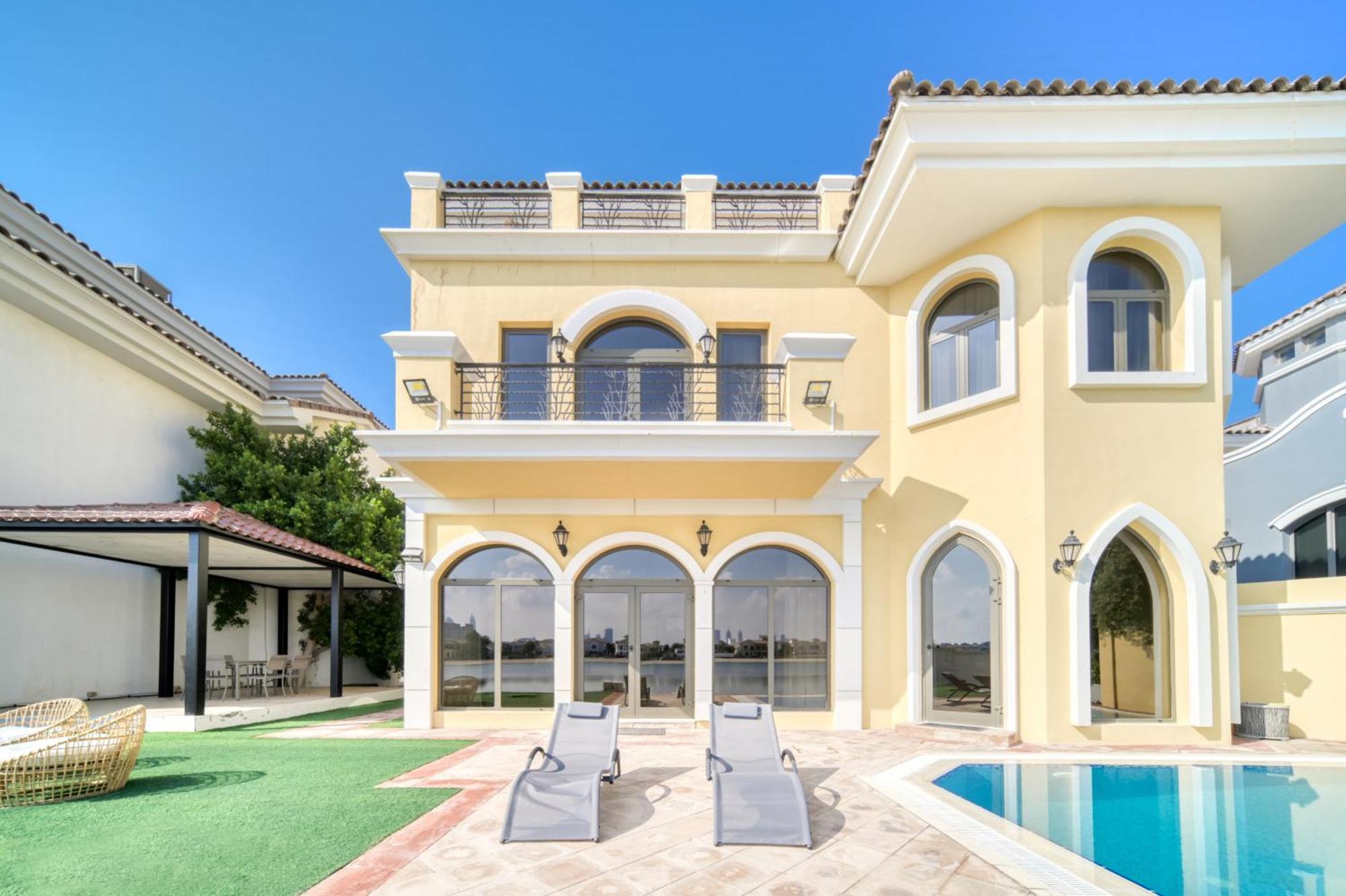 Frond D, Front Villa, Palm Jumeirah - Mint Villa