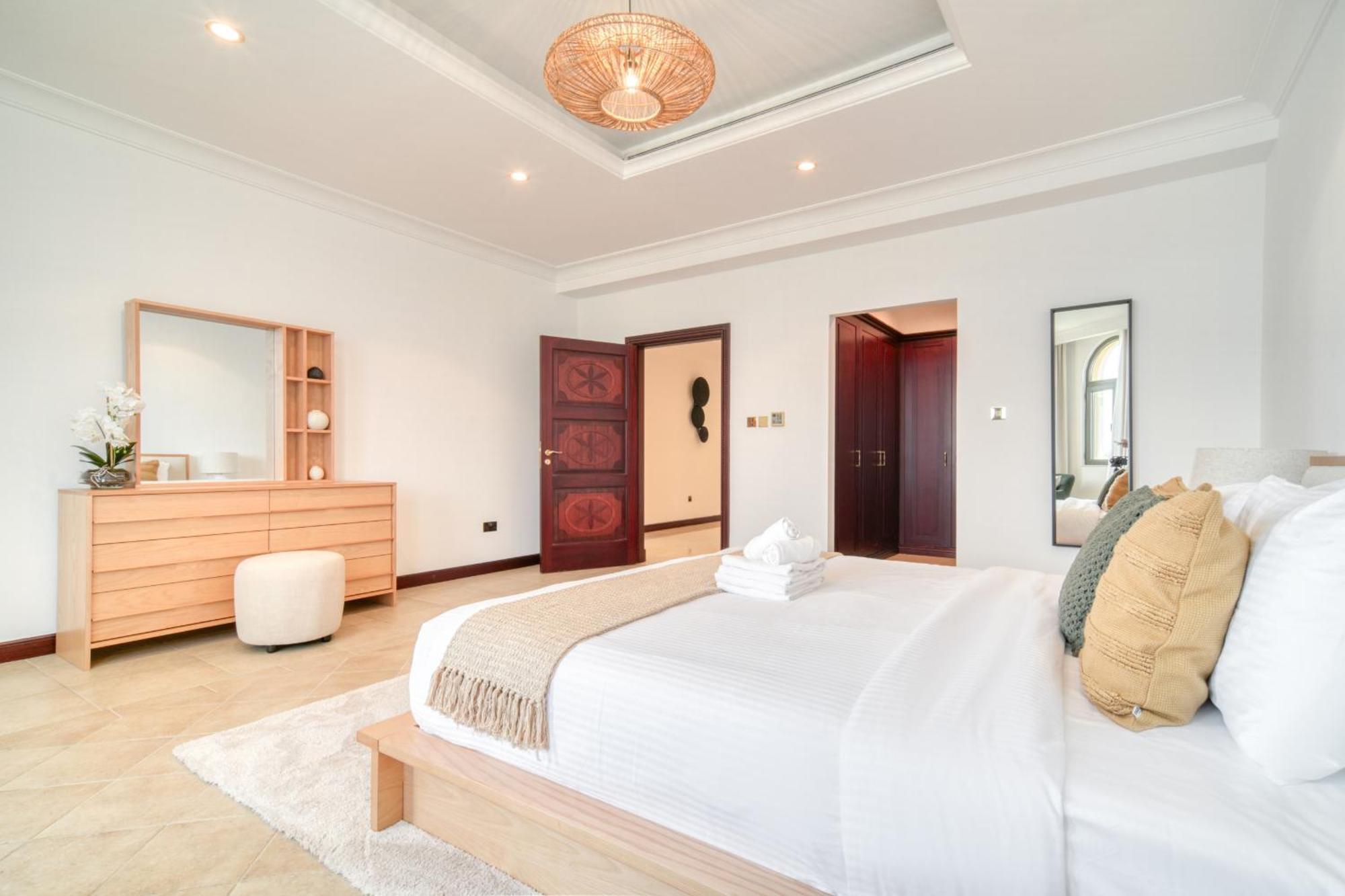 Villa Frond D, Front Villa, Palm Jumeirah - Mint