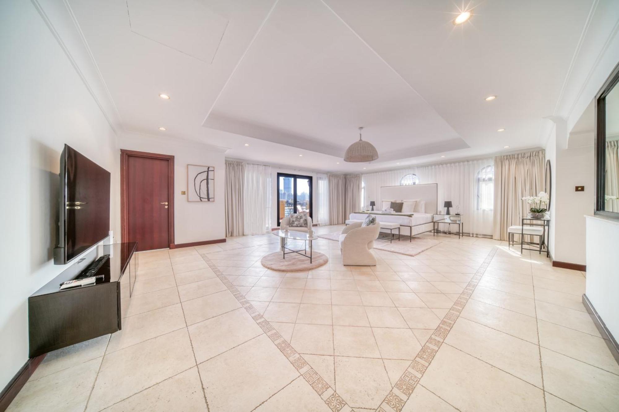 Villa Frond D, Front Villa, Palm Jumeirah - Mint *