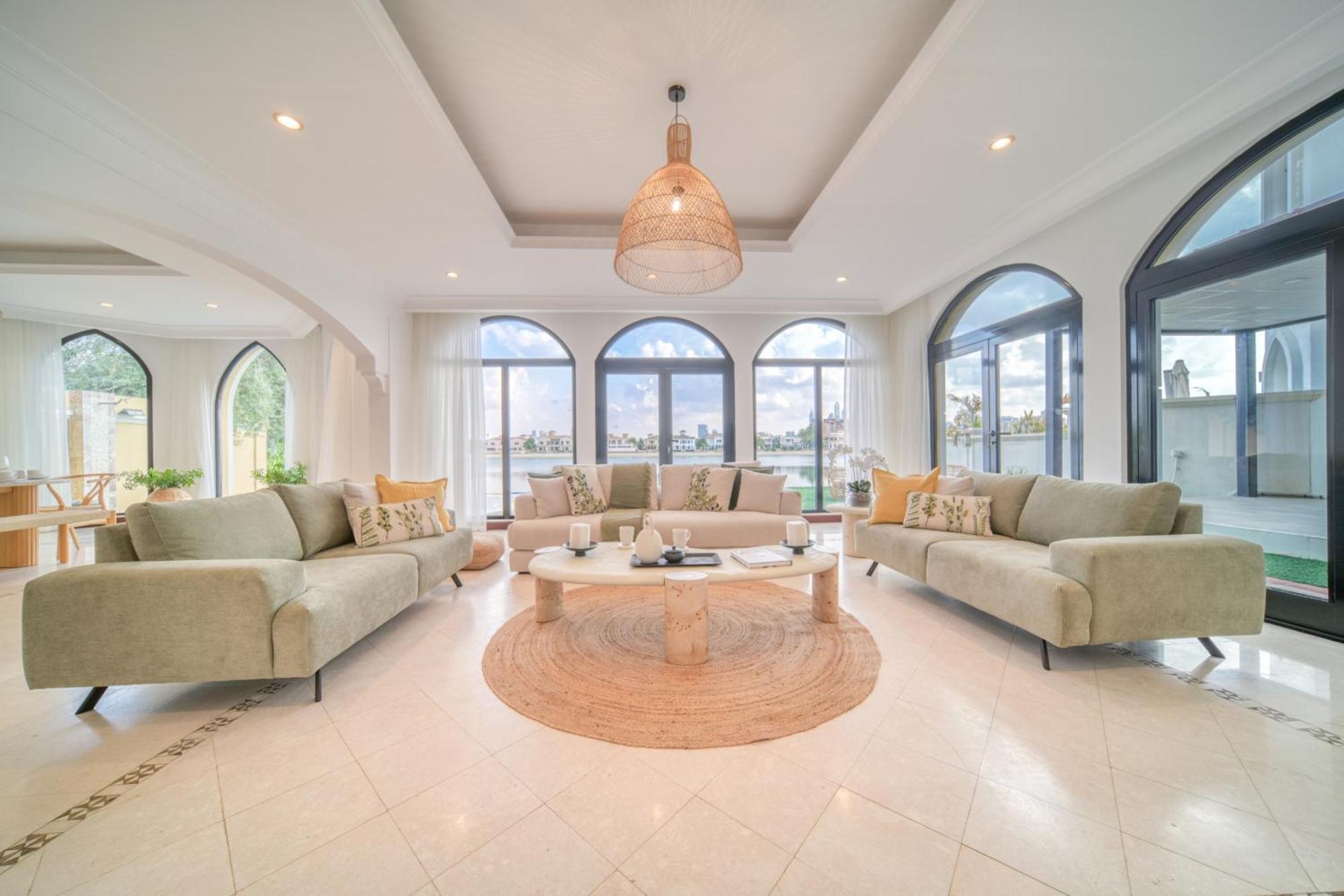 Villa Frond D, Front Villa, Palm Jumeirah - Mint Dubai