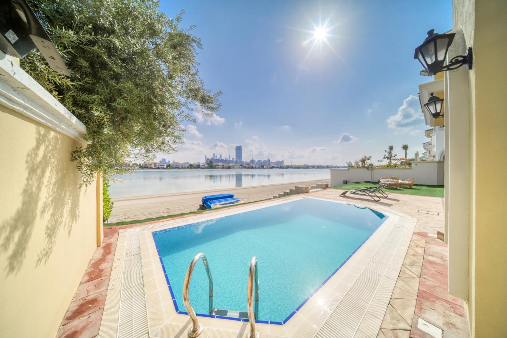 Frond D, Front Villa, Palm Jumeirah - Mint Dubai