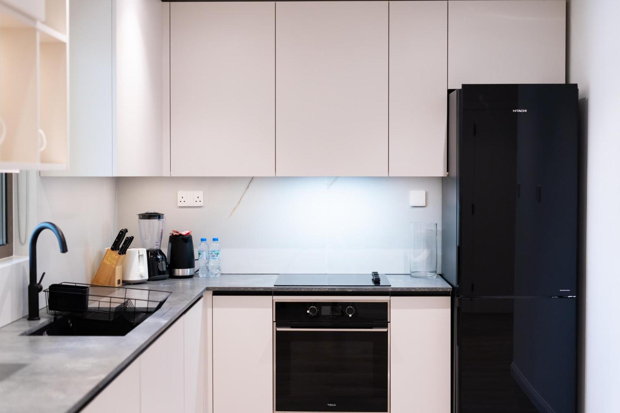 Apartment Upgraded 1bedroom Next To Jbr Tourist Destination *
