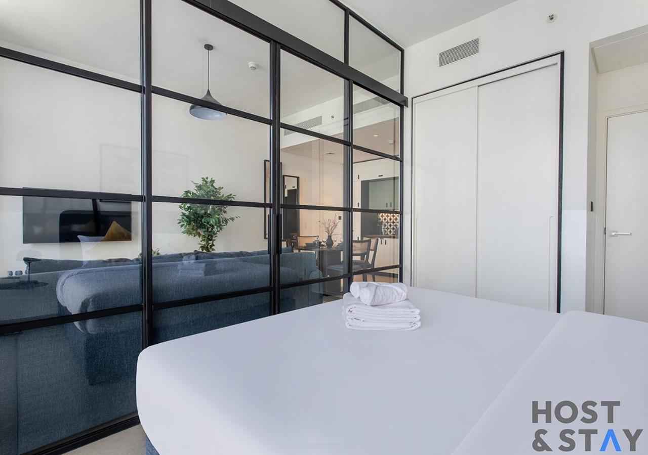 Upgraded 2br In Hills Apartment *