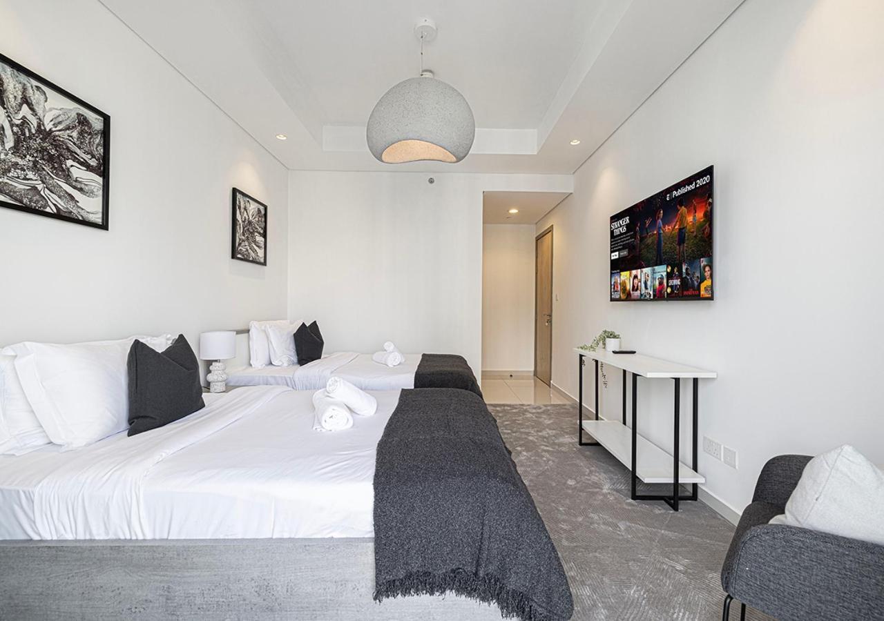 Bright High Floor In A 5 Star Resident Tower W Burj View And Access To 64th Infinity Pool, Gym, Sauna, Spa, Restaurants, Bars And