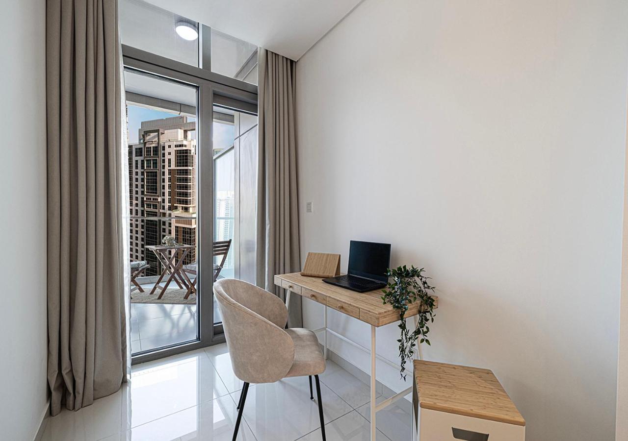 Bright High Floor In A 5 Star Resident Tower W Burj View And Access To 64th Infinity Pool, Gym, Sauna, Spa, Restaurants, Bars And Apartment Dubai