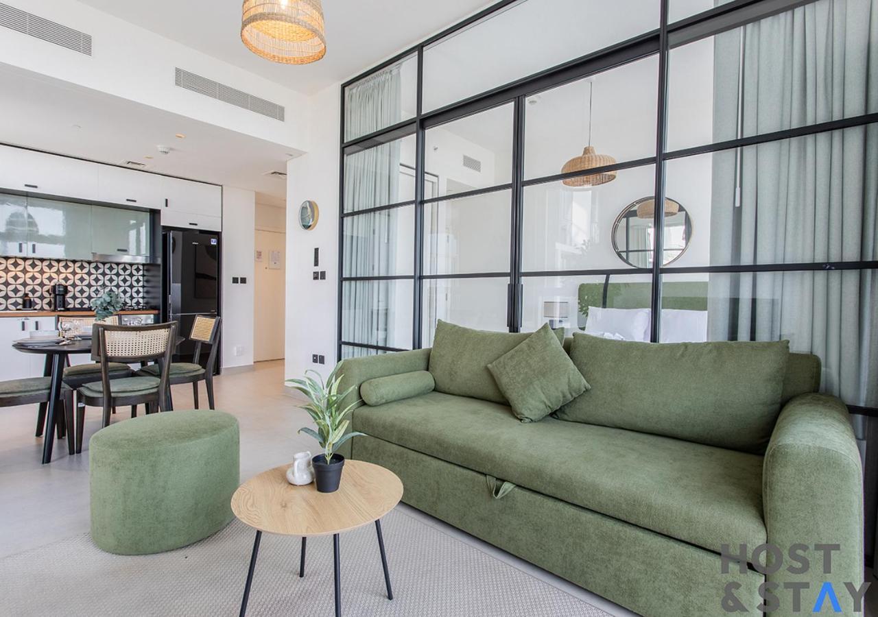 Apartment Elegant 2-br Retreat In Hills Dubai