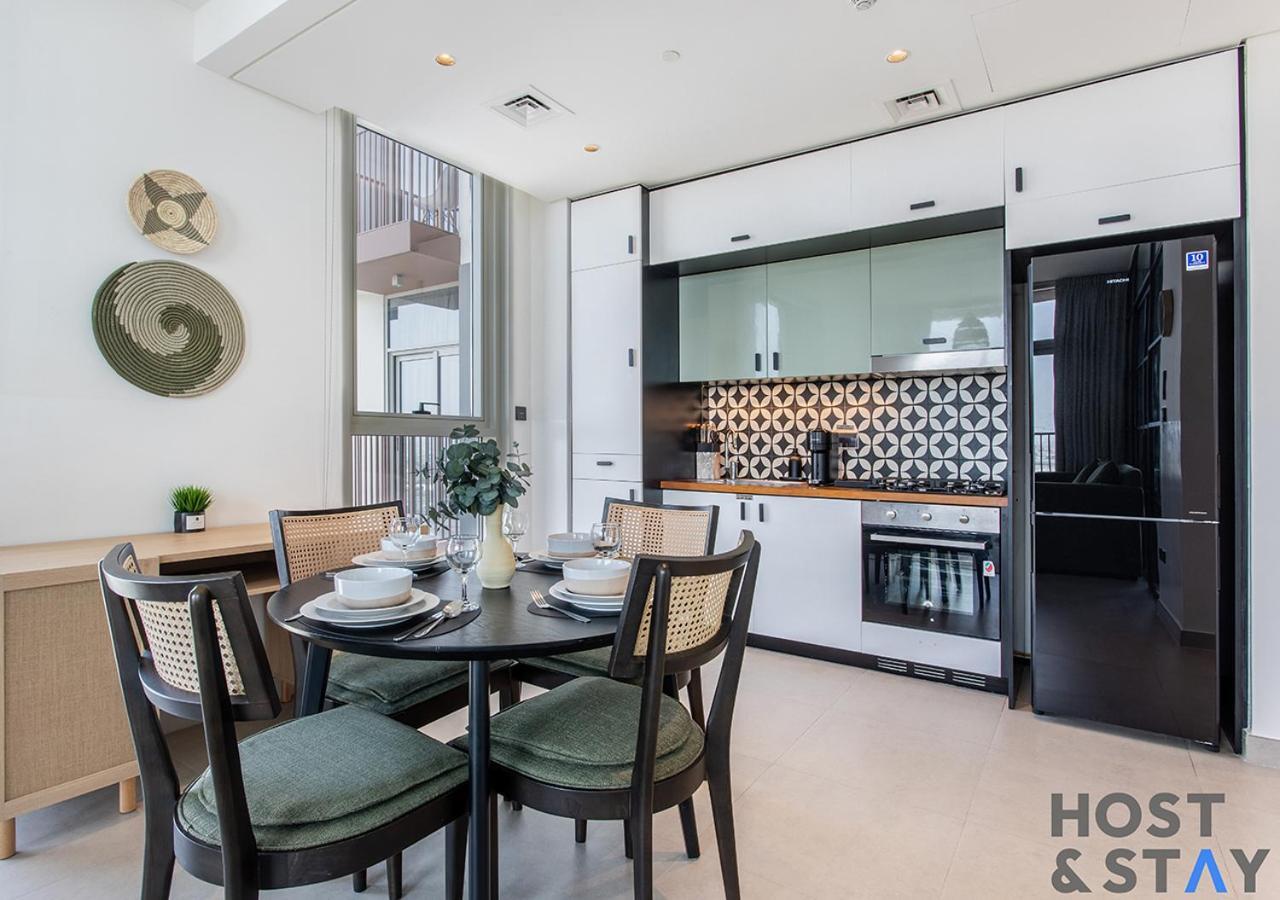 Elegant 2-br Retreat In Hills Apartment