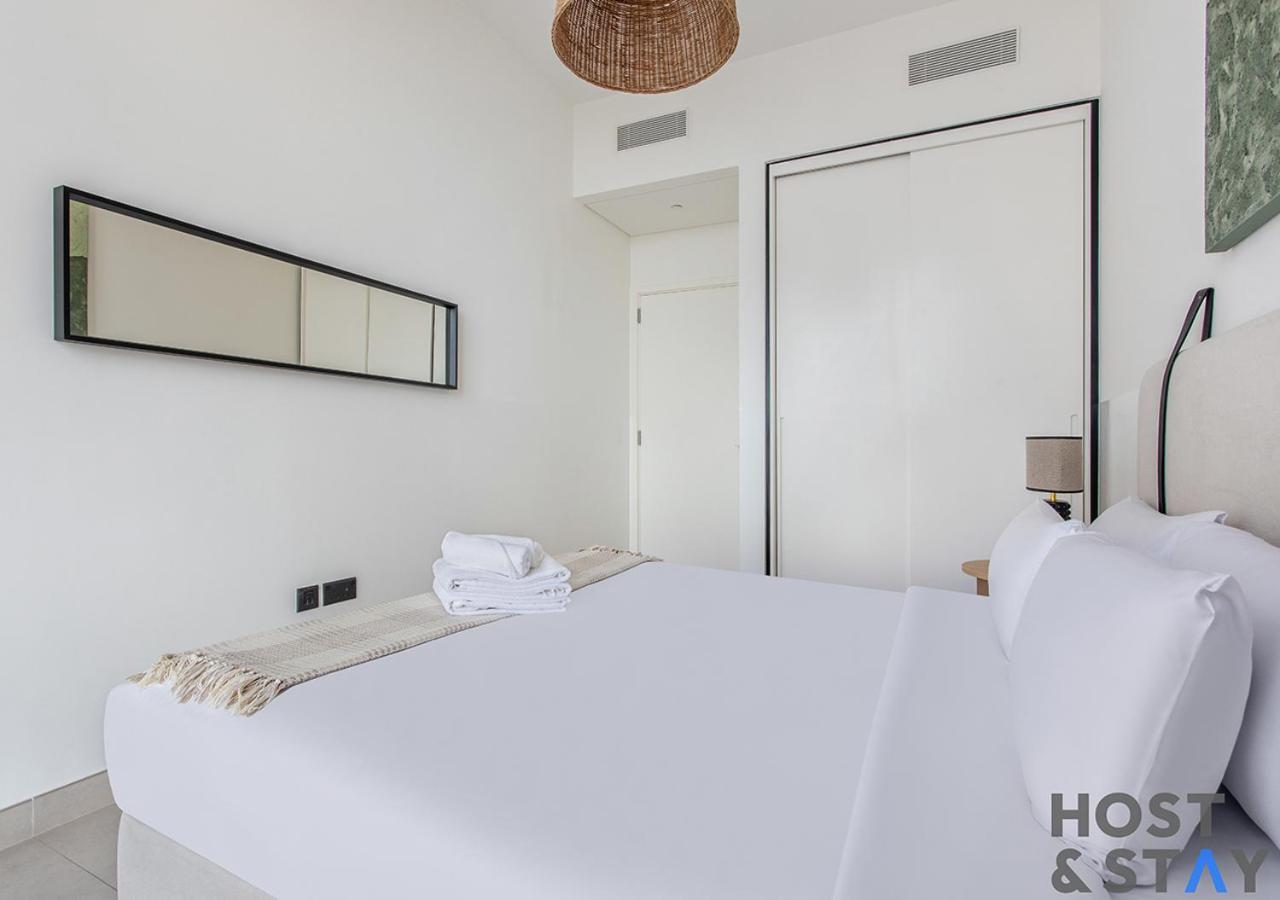 Elegant 2-br Retreat In Hills *
