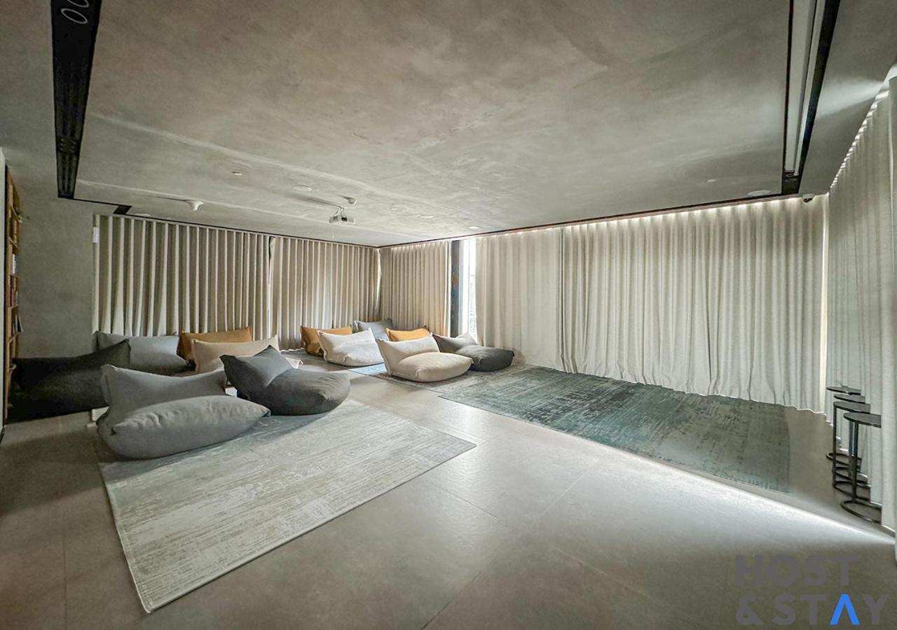 Upgraded 2br In Collective 2 Dubai