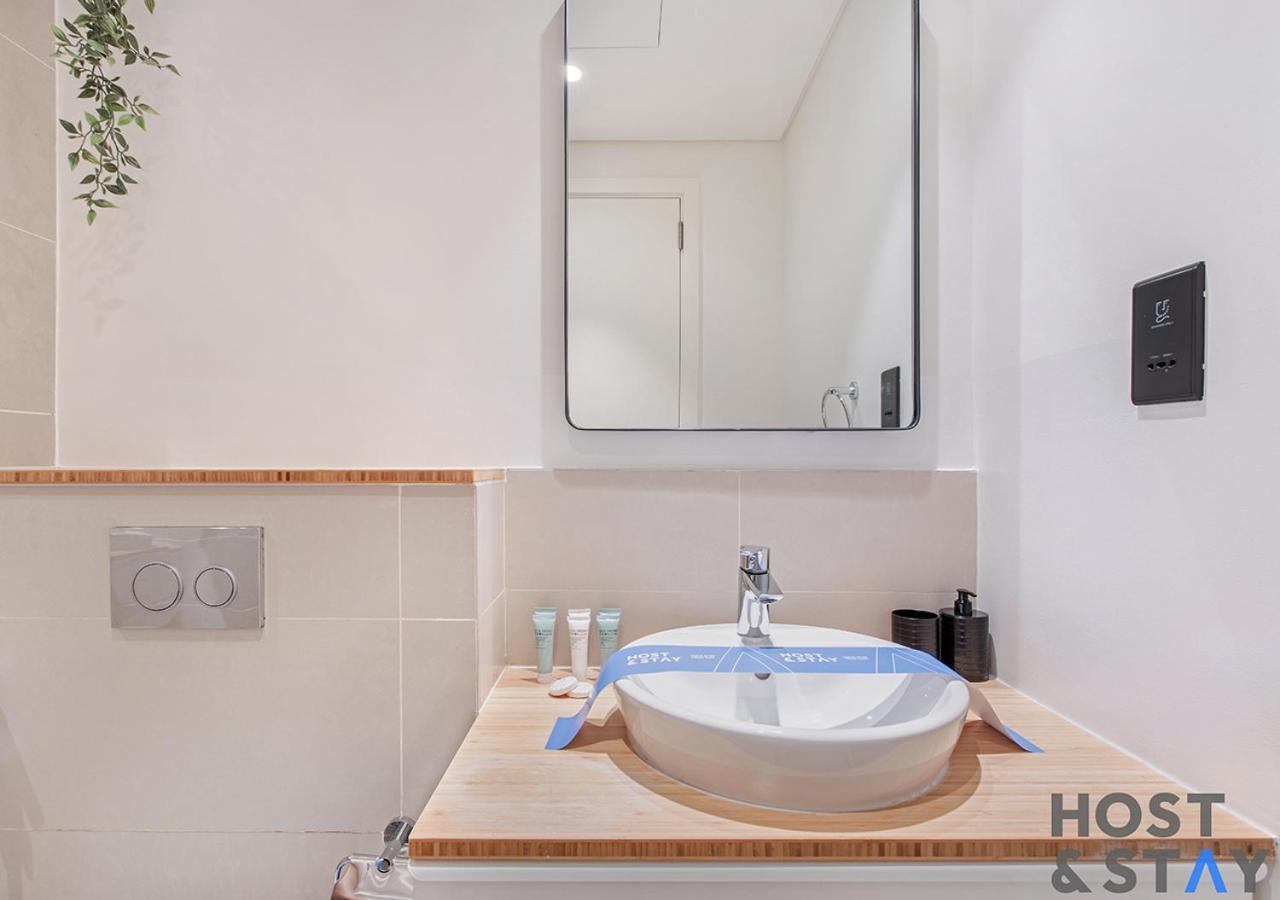 Apartment Upgraded 2br In Collective 2 Dubai
