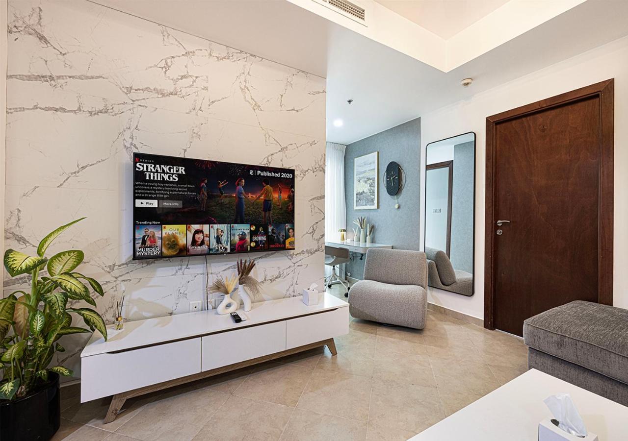 Luxury With Stunning View Apartment *