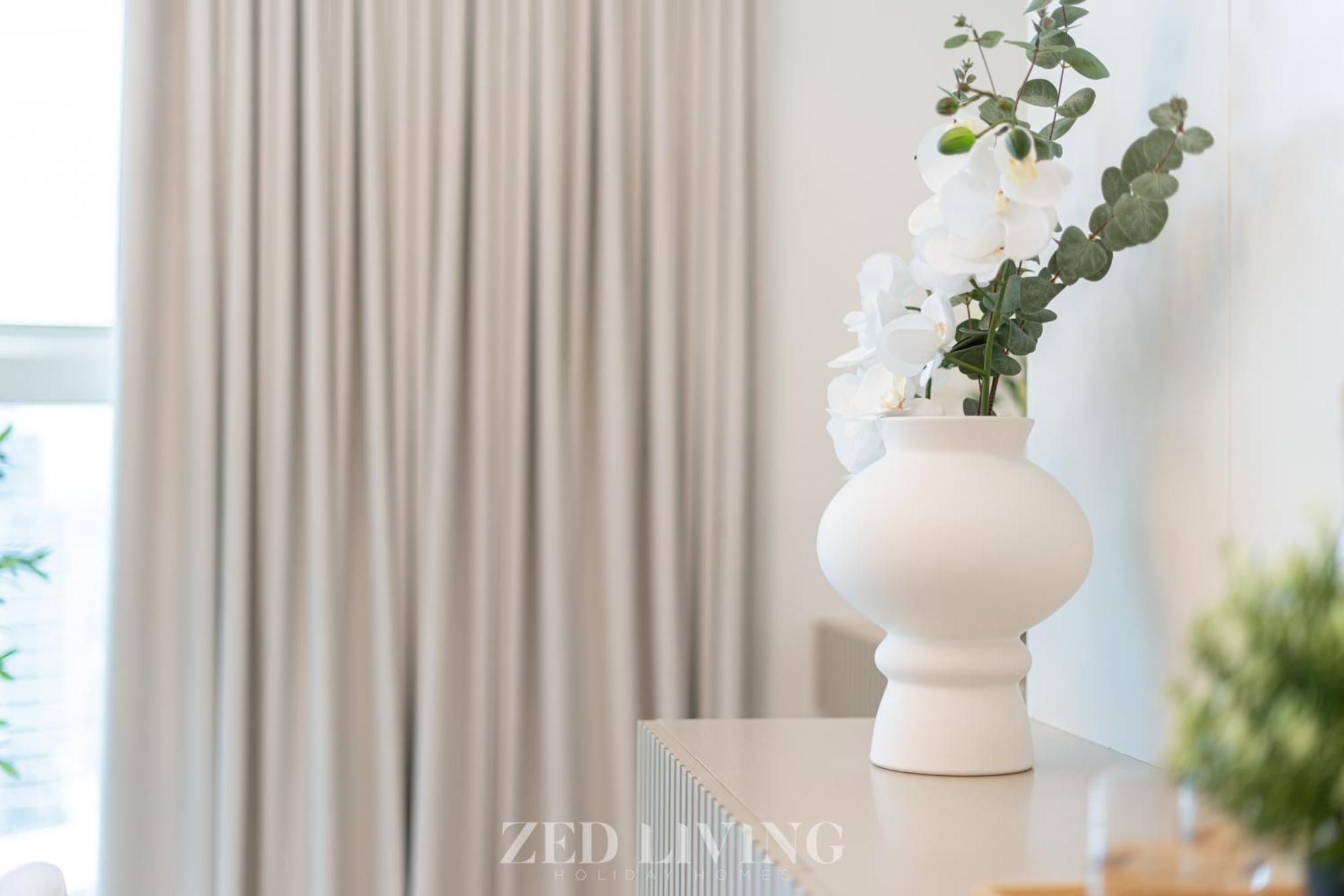 Me Do Re - Luxury Living 1 Bedroom With Panoramic View - Zed Living Apartment