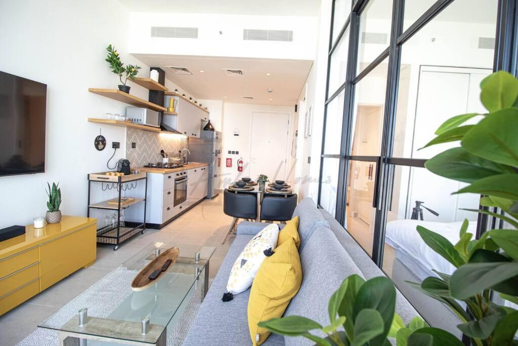 High-end 1br At Collective With Burj Views 1506 *