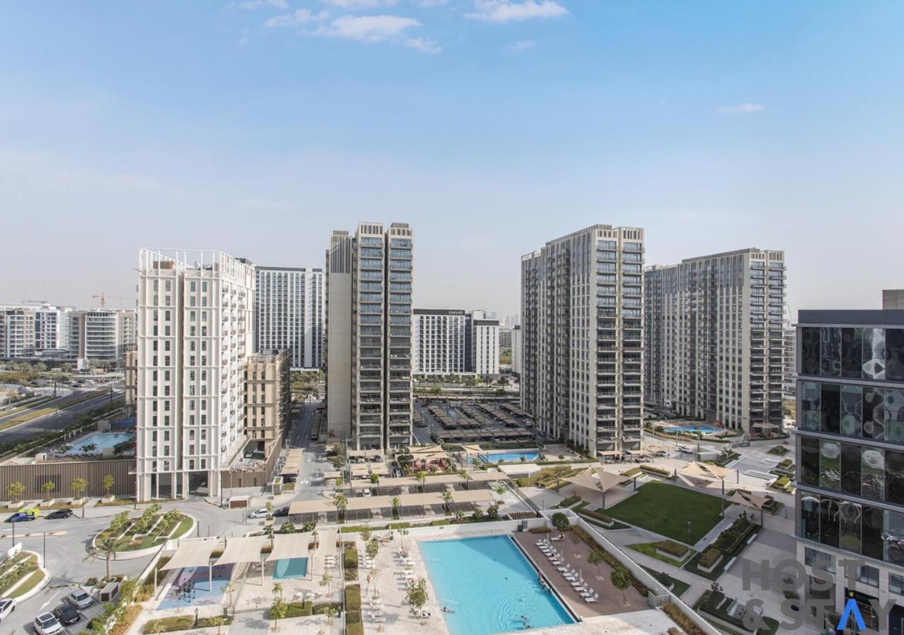 Amazing 1br In Collective2, Hills Dubai