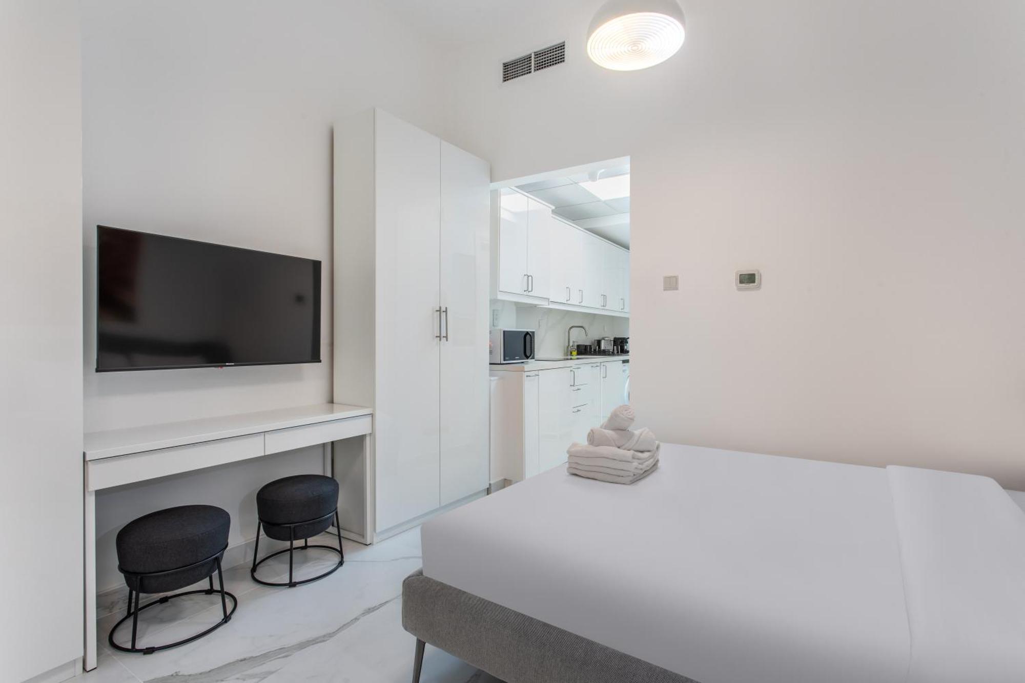 Newly Renovated Stu Marina Escan Tower
