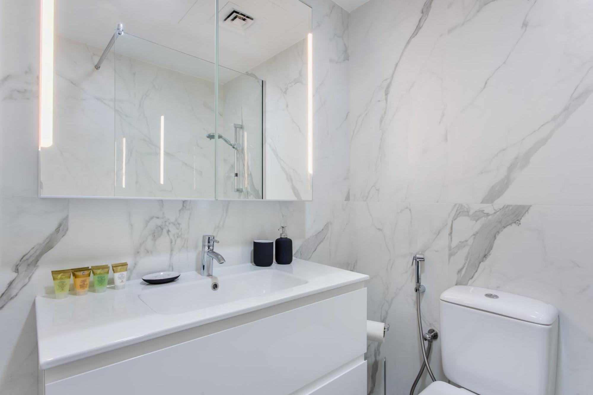 Apartment Newly Renovated Stu Marina Escan Tower *