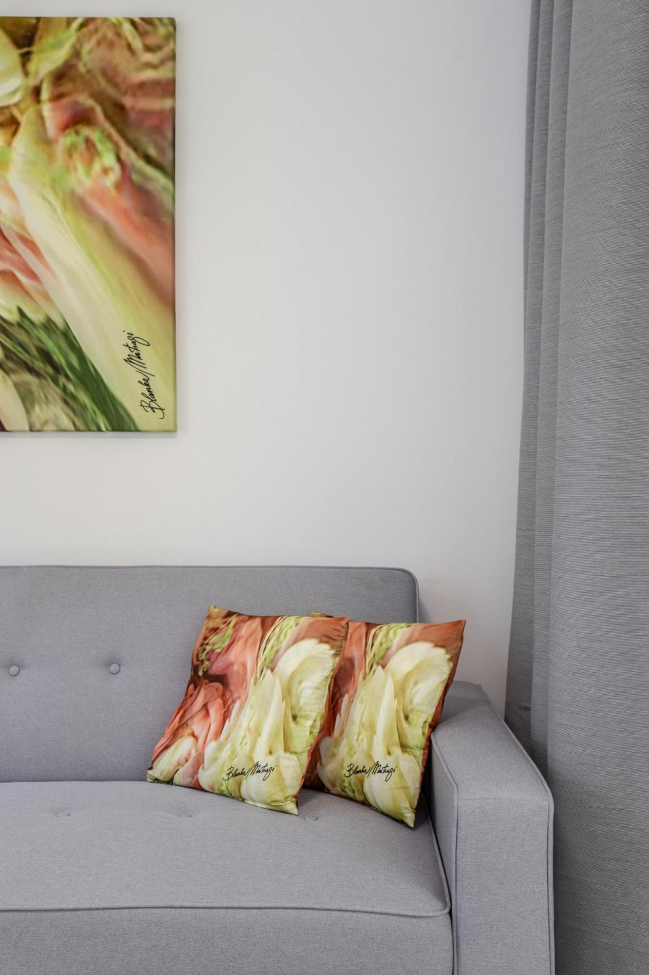 Newly Renovated Stu Marina Escan Tower Apartment *