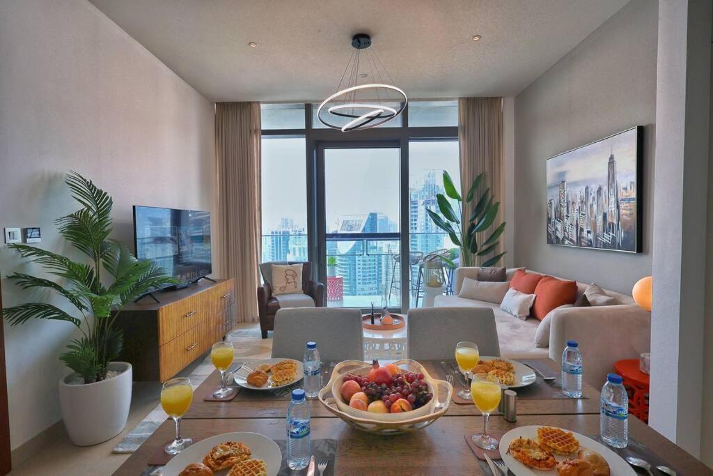 Blissful Marina Haven Apartment