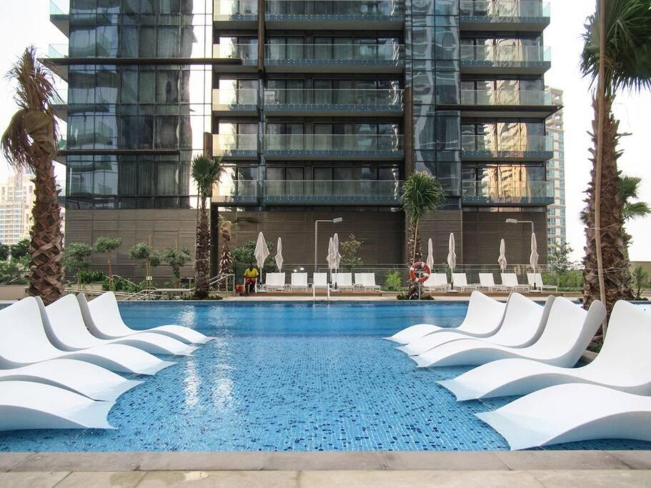 Blissful Marina Haven Apartment