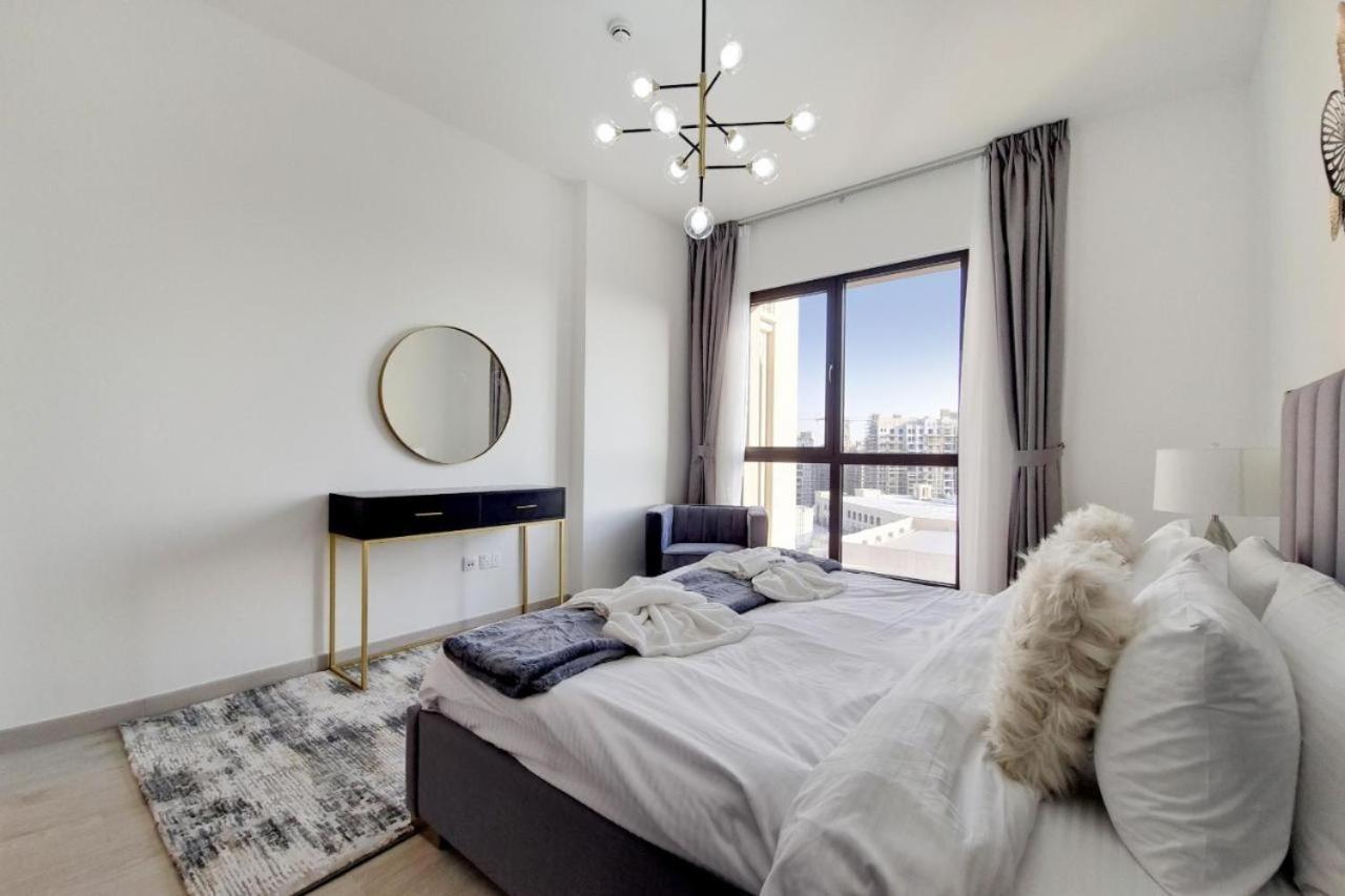 Luxury One Bedroom Apartment Dubai