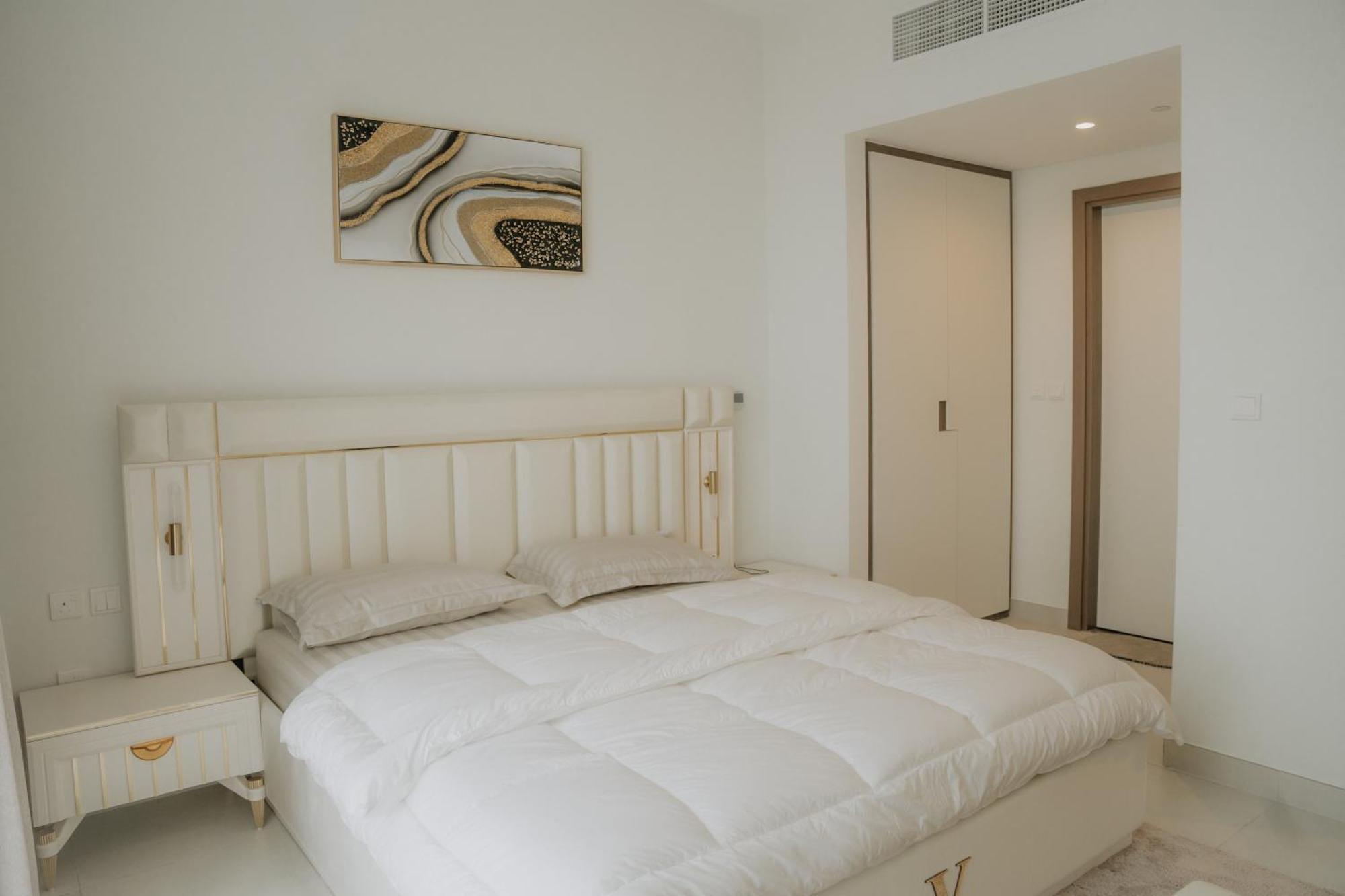 Apartment One Residences, East Tower- Luxury 360 Live Dubai