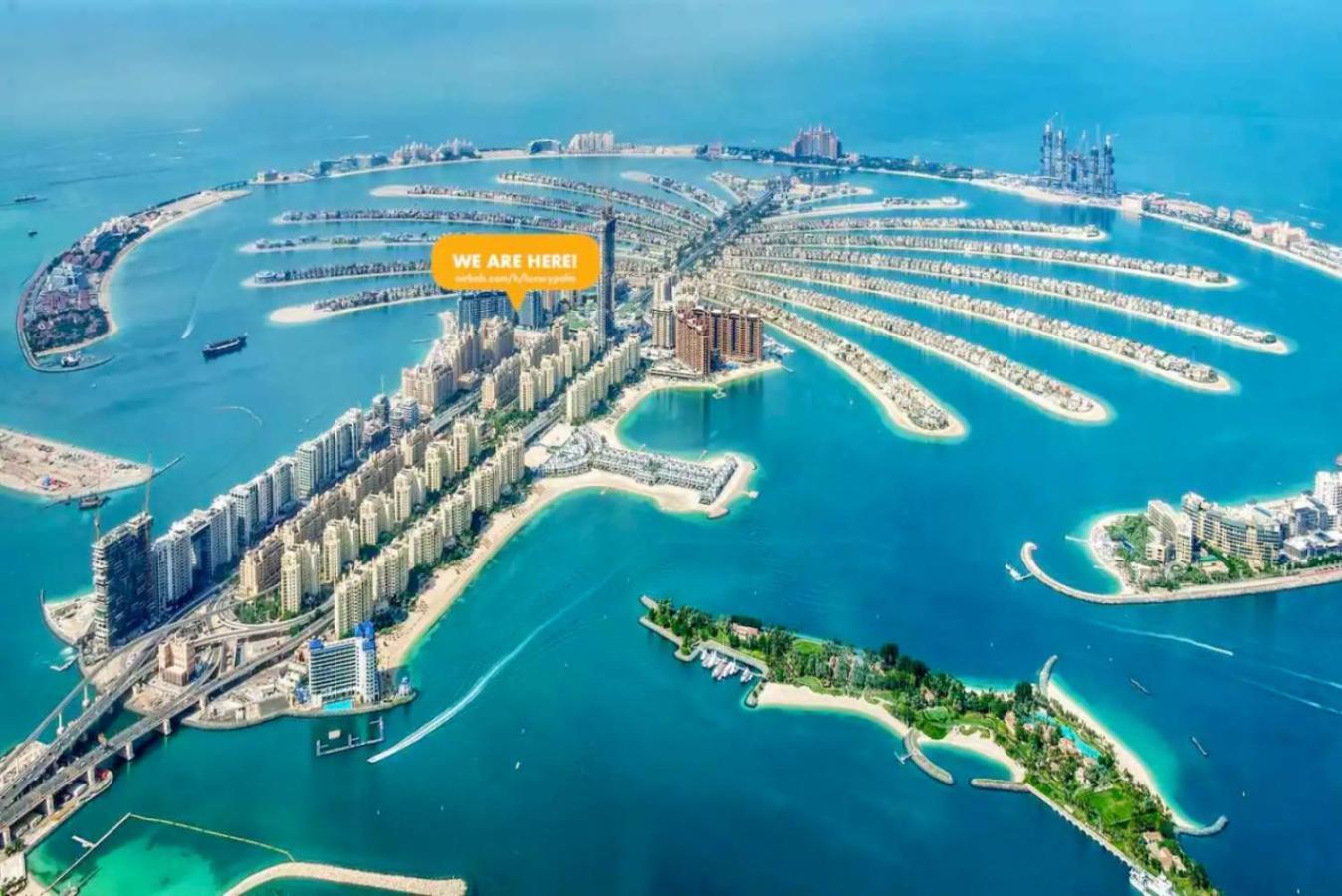 Palm Jumeirah - Free Infinity Pool & Private Beach Apartment *