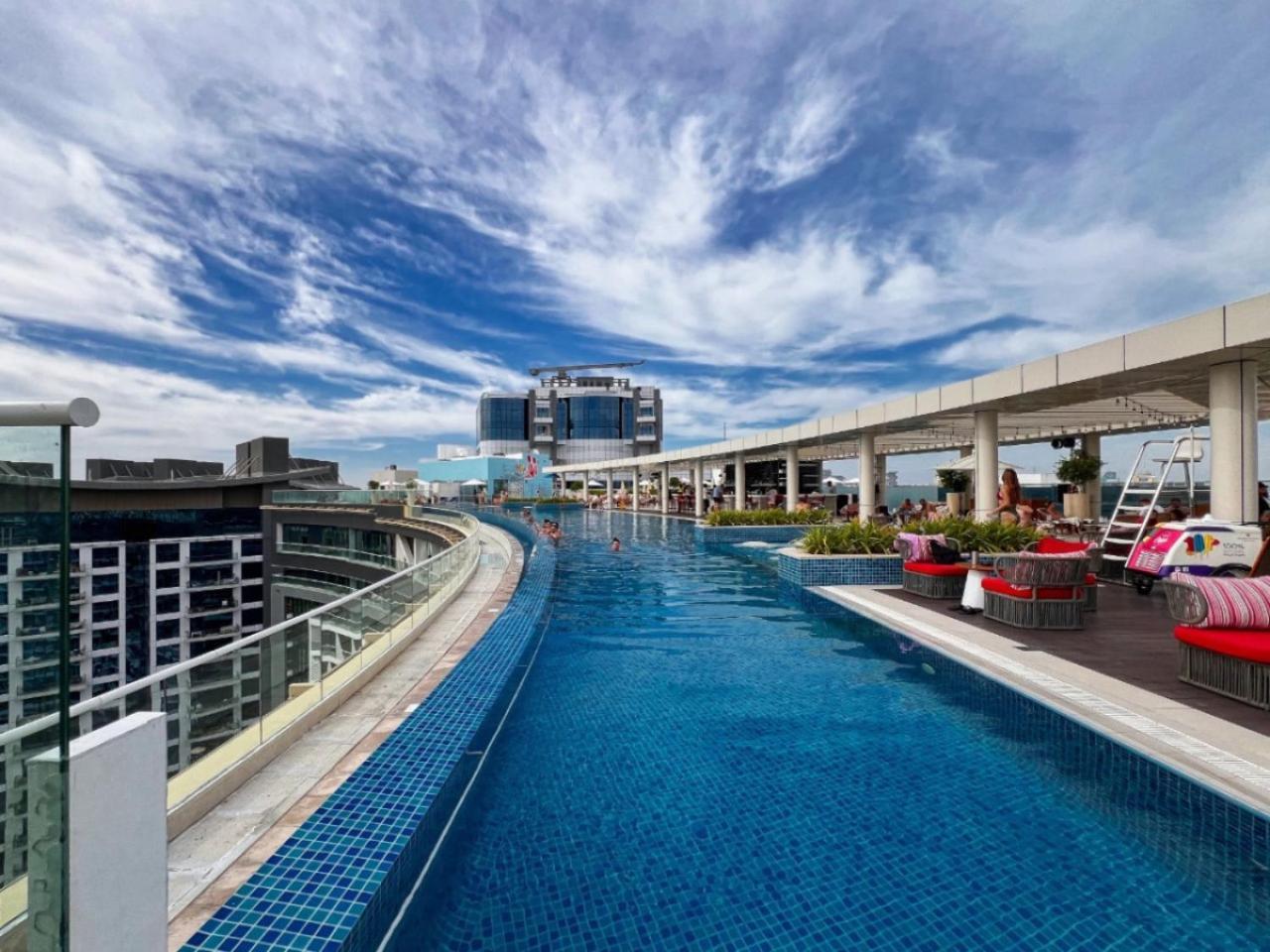 Palm Jumeirah - Free Infinity Pool & Private Beach Apartment *