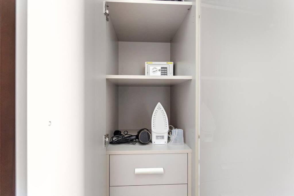 Apartment Brand New 1br In Prime Location *