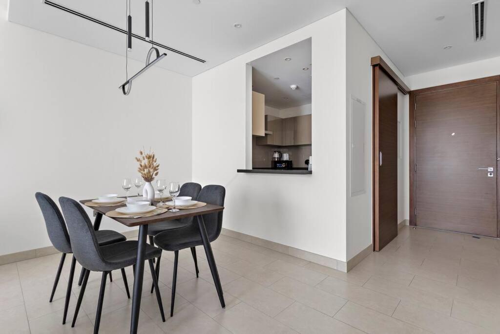 Brand New 1br In Prime Location *