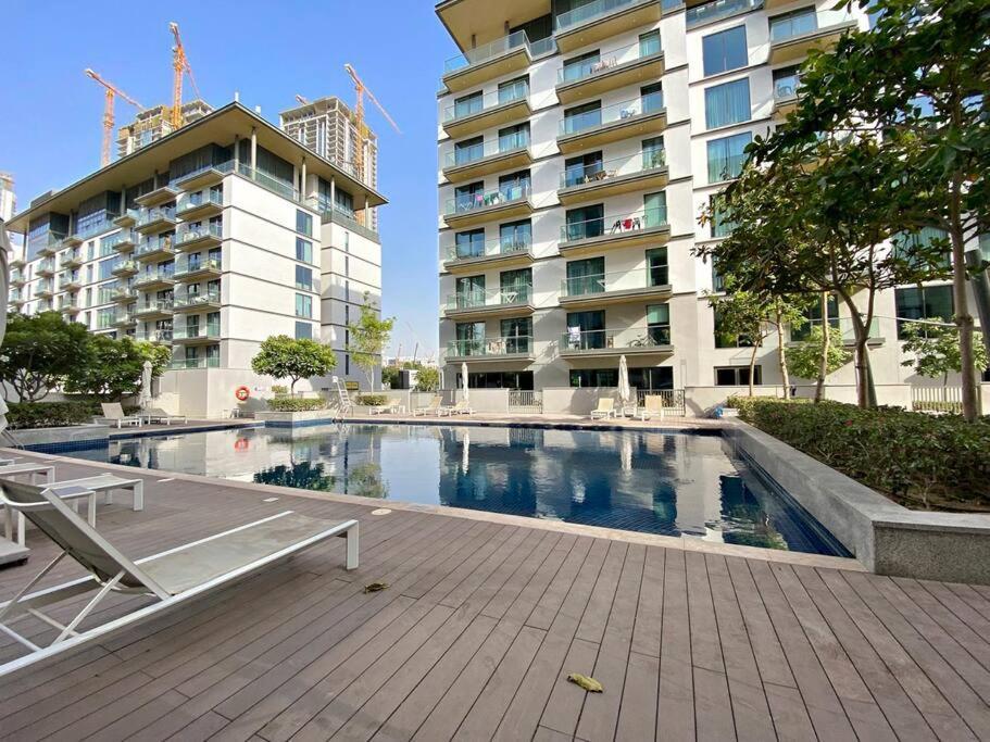 Brand New 1br In Prime Location Apartment Dubai