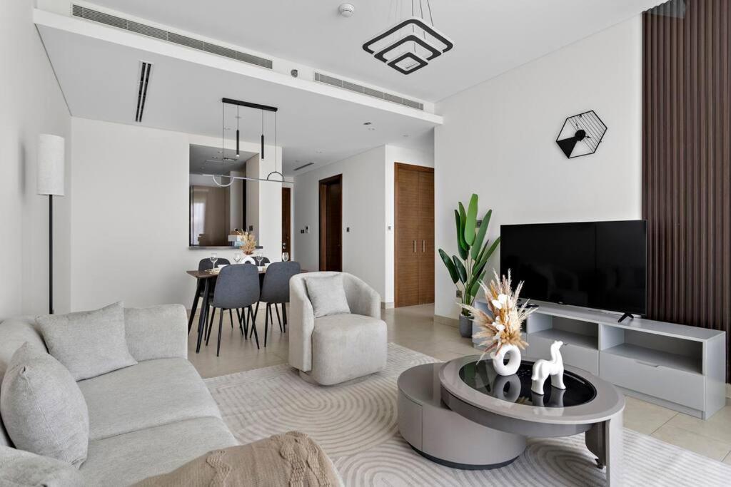 Apartment Brand New 1br In Prime Location Dubai