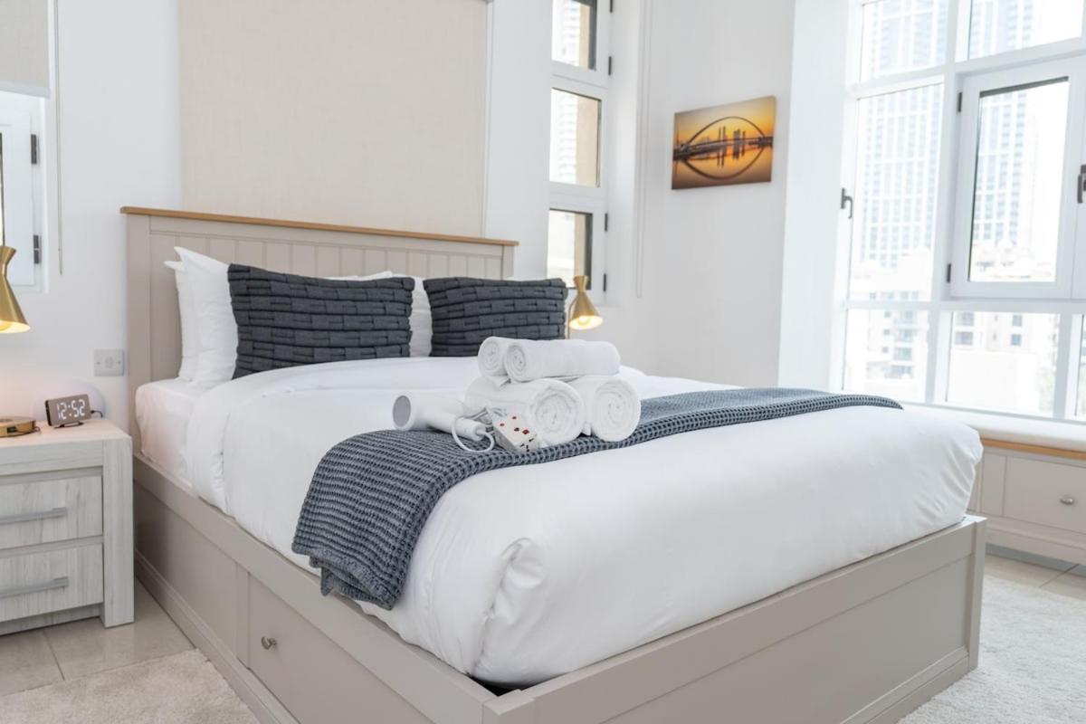 Urban Living! Stylish 2br In Downtown Apartment Dubai