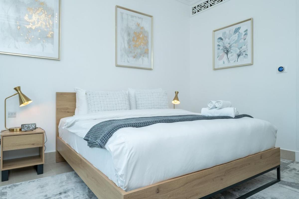 Urban Living! Stylish 2br In Downtown Apartment *