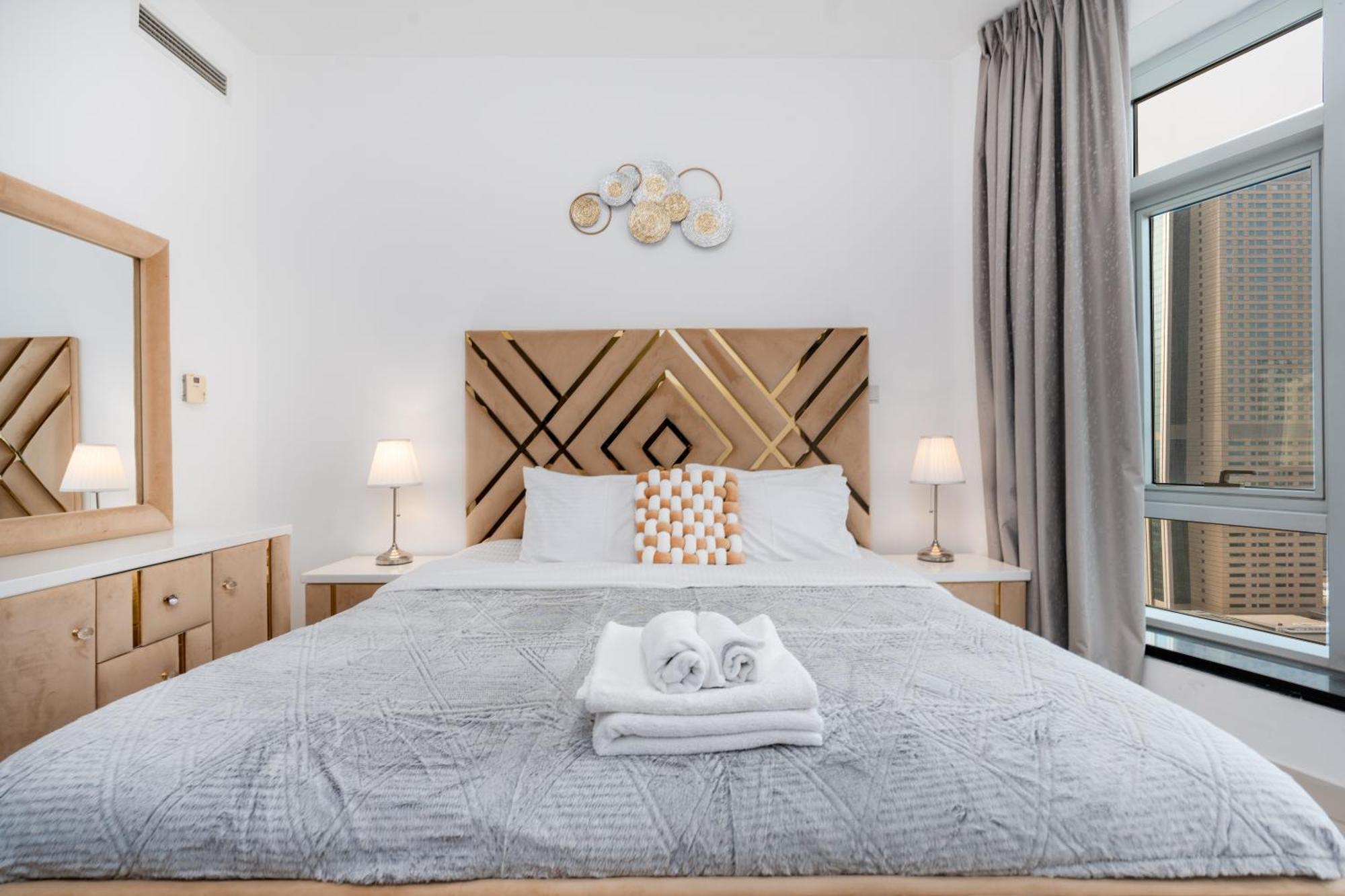 Vacay Lettings - Lofts Apartment Dubai