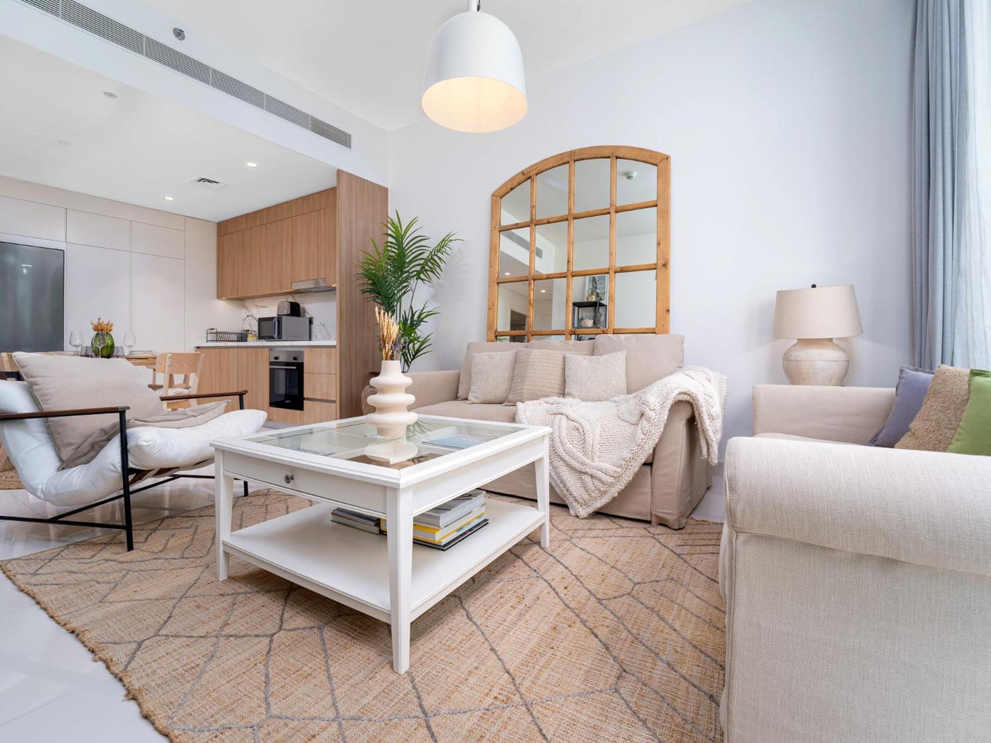 Luxury Living In Emaar Beachfront W Private Apartment Dubai