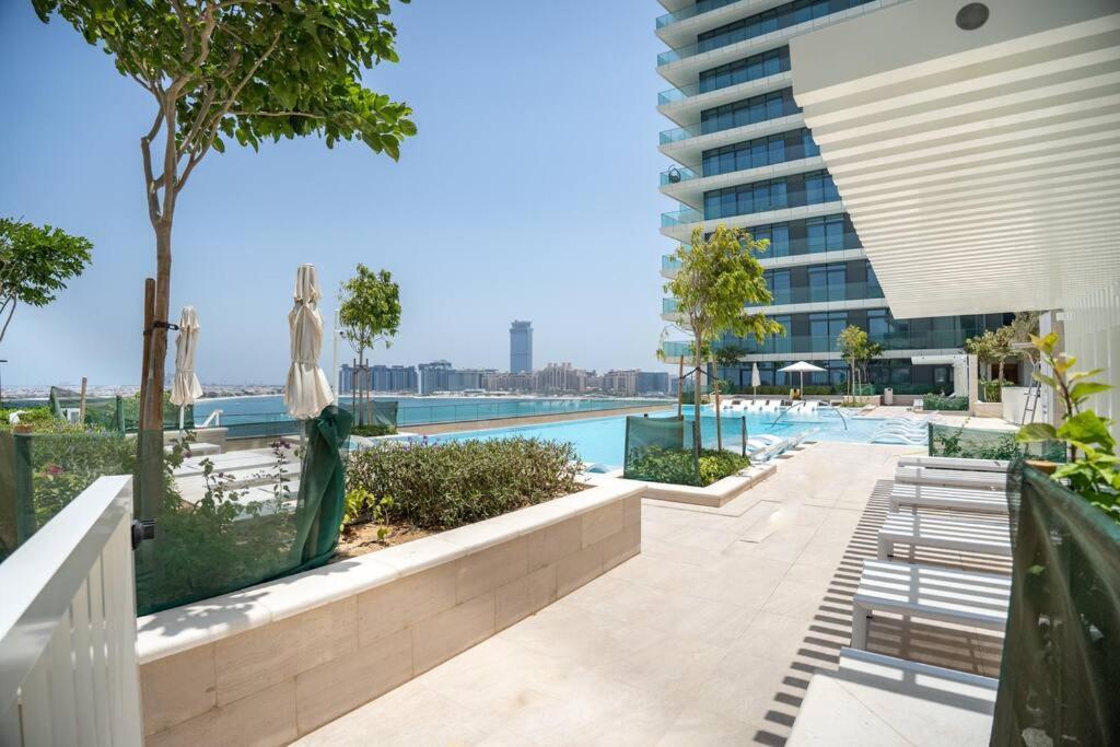 Apartment Luxury Living In Emaar Beachfront W Private Dubai