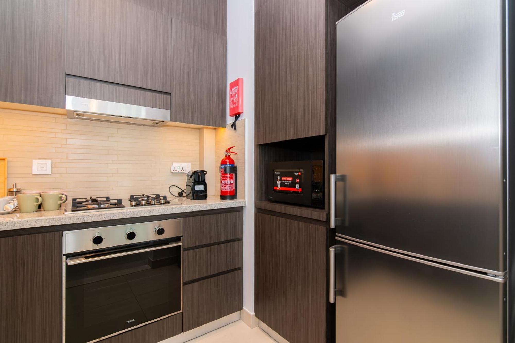 Elite Escape - 1 Bhk Getaway Mall Access - 1509 Apartment Dubai