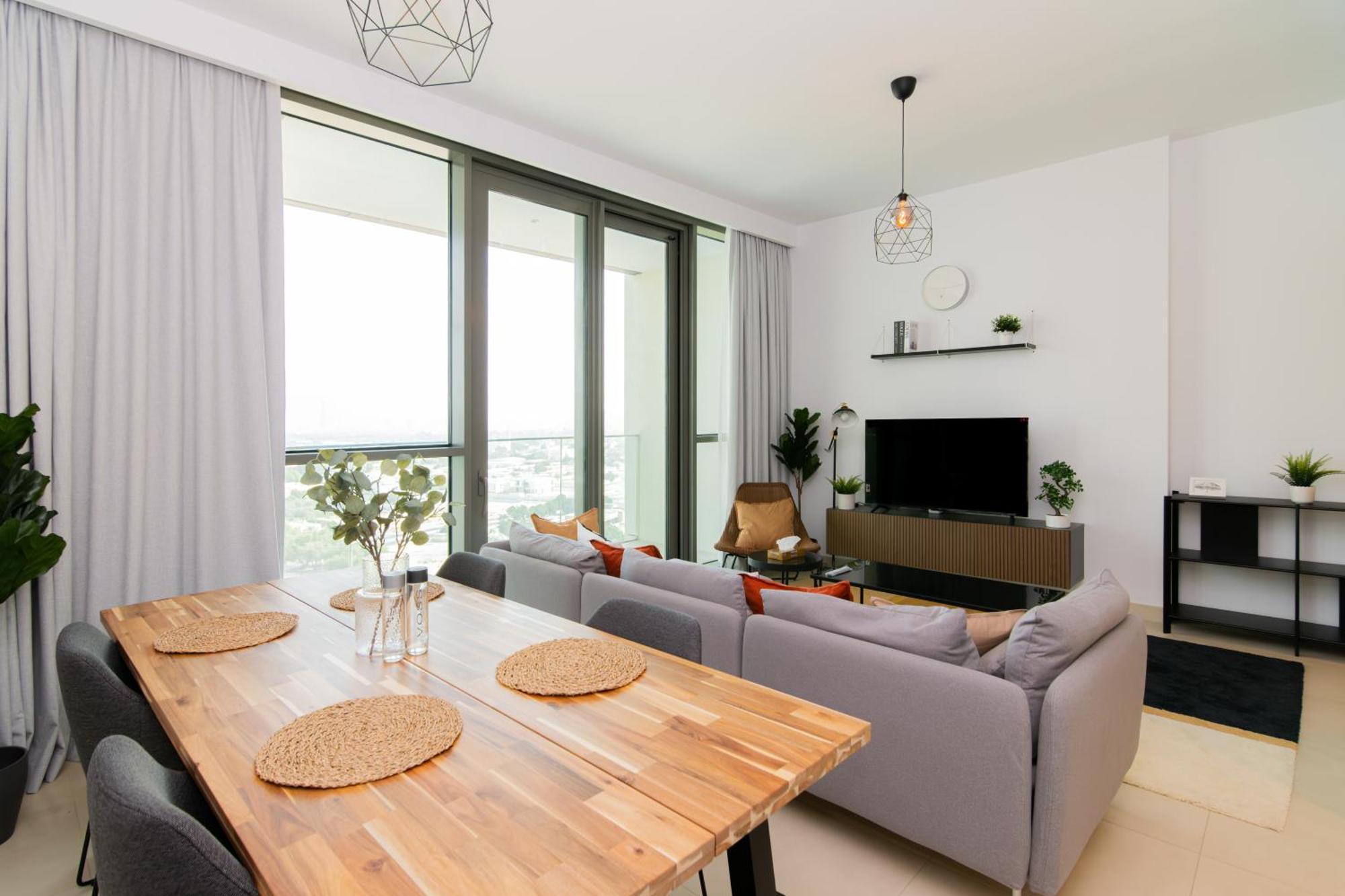 Elite Escape - 1 Bhk Getaway Mall Access - 1509 Apartment