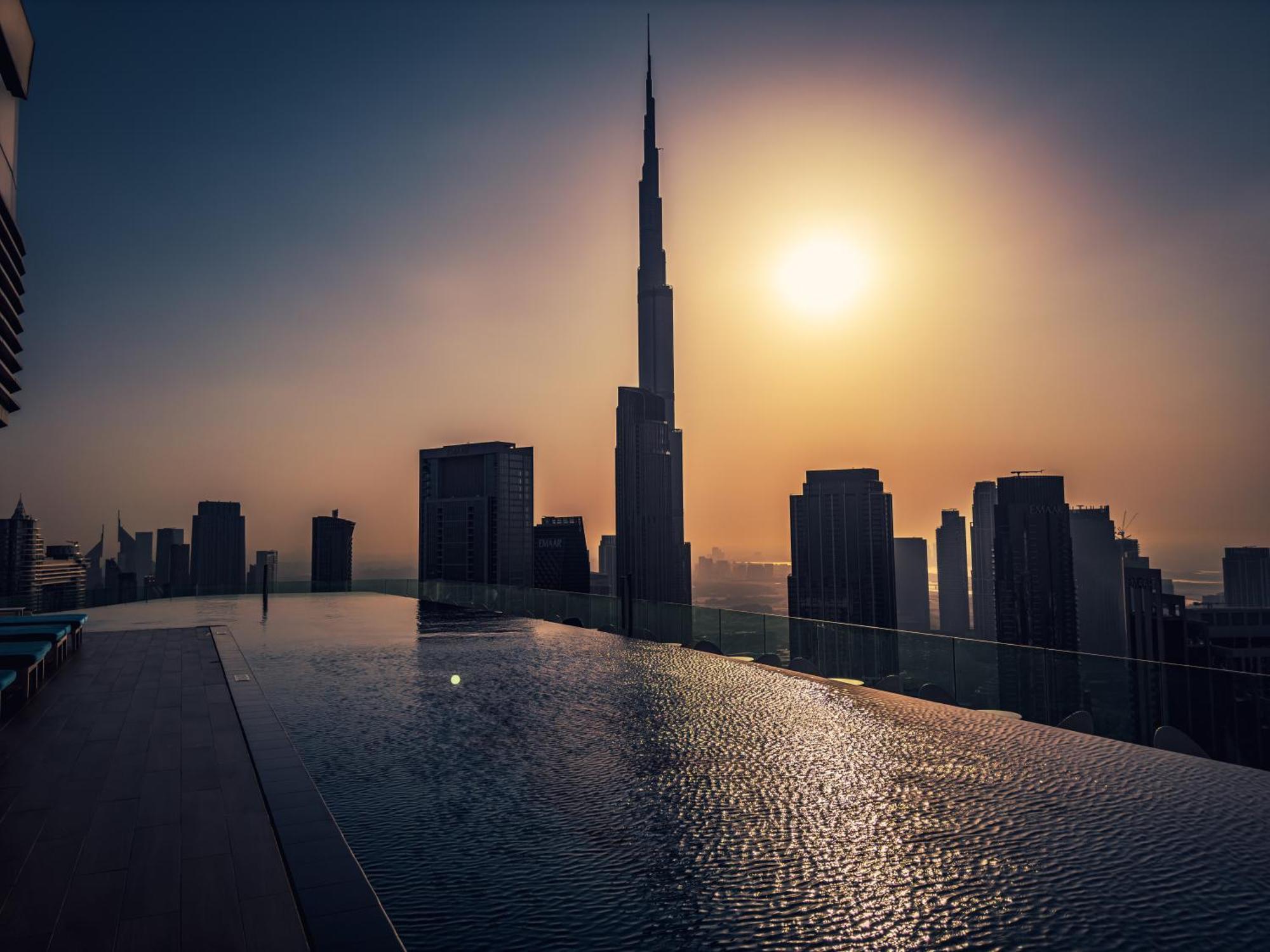 Apartment Paramount Midtown - 53rd Floor 2bedroom With Famous Roof Infinity Pool Overlooking Burj Khalifa